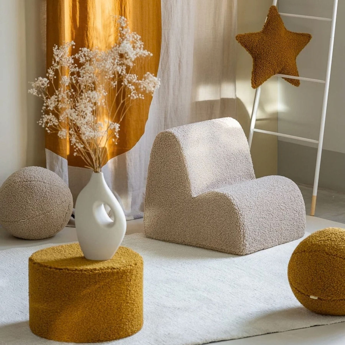 Polstermöbel wigiwama Cloud Chair aus Teddystoff, Kindersessel aus Schaumstoff