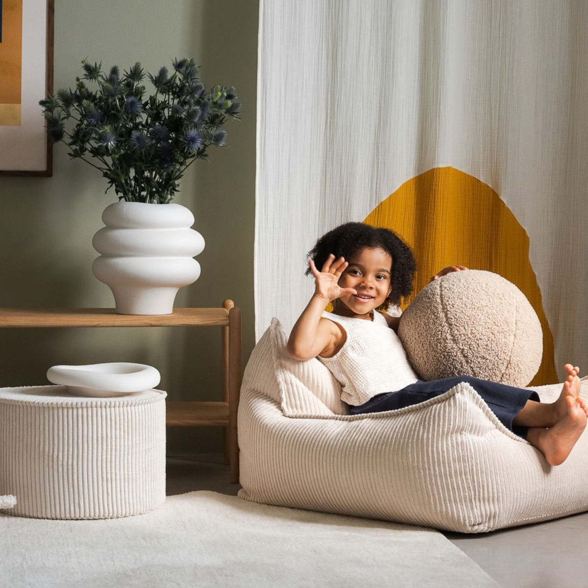 wigiwama Pouffe aus Cord, runder Sitzhocker für Kinder - LeoBabys