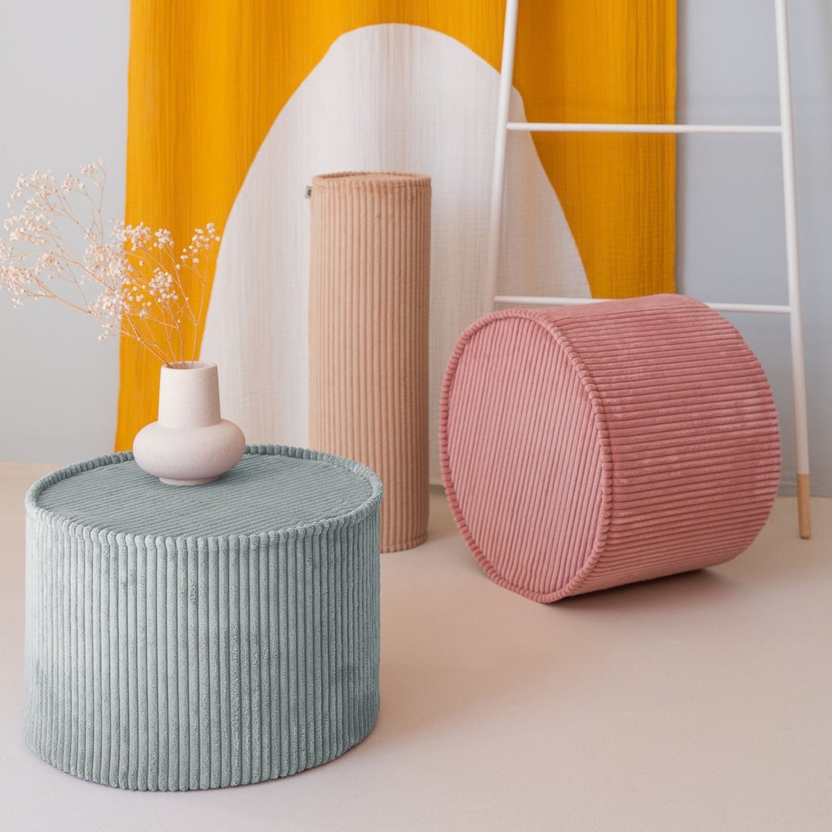 wigiwama Pouffe aus Cord, runder Sitzhocker für Kinder - LeoBabys