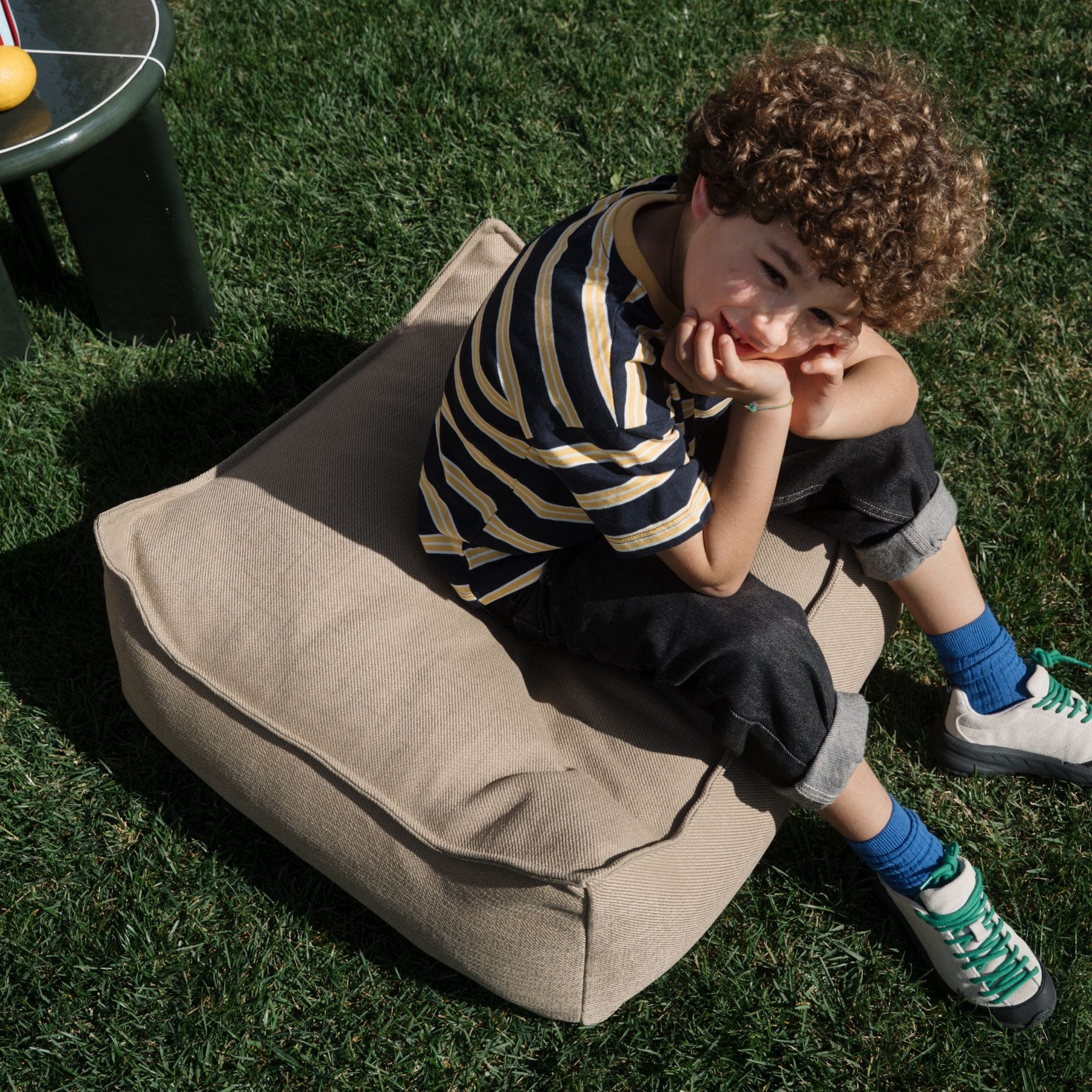 wigiwama Outdoor Ottoman - Sitzkissen & Hocker für Kinder | 6 Farben