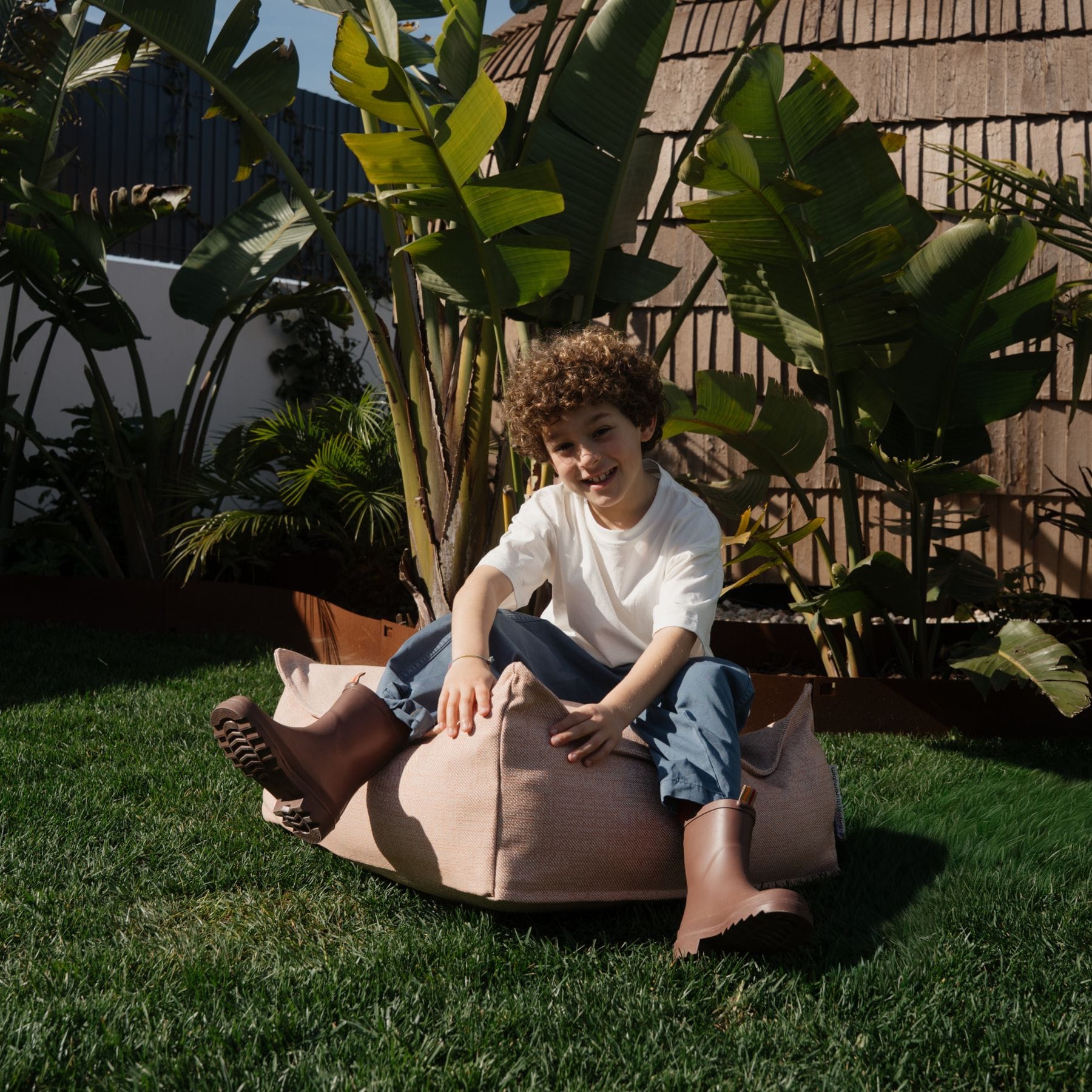 wigiwama Outdoor Ottoman - Sitzkissen & Hocker für Kinder | 6 Farben