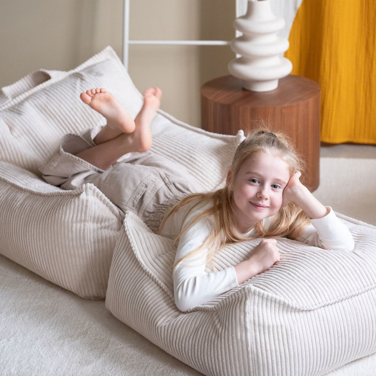 Sitzsäcke wigiwama Square Ottoman aus Cord, Sitzhocker für Kinder