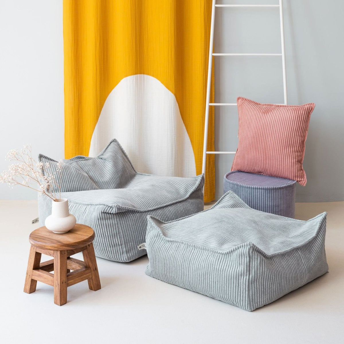 wigiwama Square Ottoman aus Cord, Sitzhocker für Kinder - LeoBabys